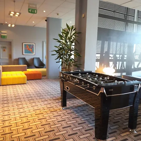 Airport Inn Gatwick-3